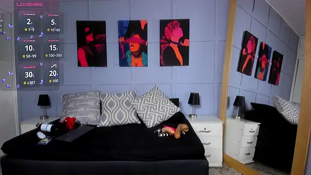 Elizabeth Santos online show from November 18, 2025, 5:01 am