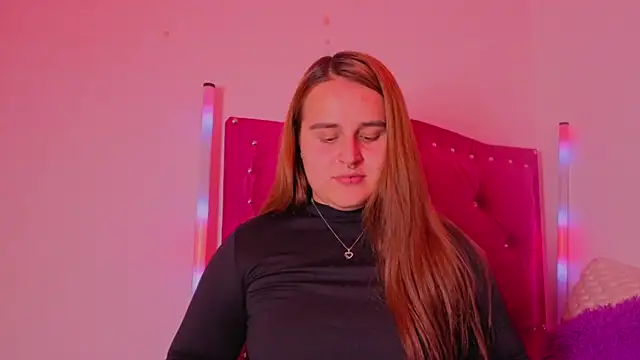 Snapshot of evy_orange1 chatting on November 23, 2025, 4:01 am evy orange1 online show from November 23, 2025, 4:01 am