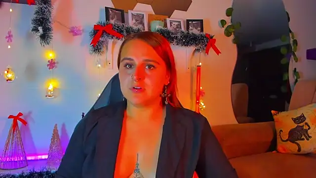 Snapshot of evy_orange1 chatting on December 16, 2025, 12:37 am evy orange1 online show from December 16, 2025, 12:37 am