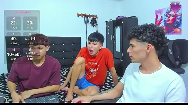 Snapshot of Alexander_and_Xiao chatting on February 7, 2026, 7:50 pm Alexander and Xiao online show from February 7, 2026, 7:50 pm