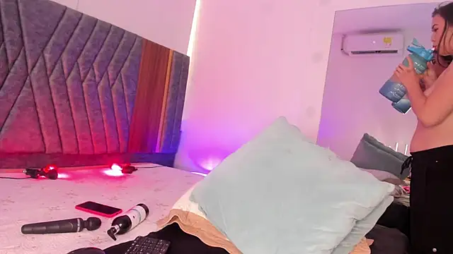 MADISSONLOVE  online show from January 27, 2025, 6:09 pm