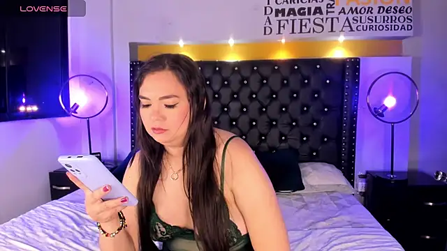 Snapshot of MADISSONLOVE_ chatting on April 23, 2026, 3:08 am MADISSONLOVE online show from April 23, 2026, 3:08 am