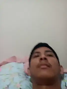 Snapshot of Guti_hazz chatting on March 2, 2025, 8:27 am Guti hazz online show from March 2, 2025, 8:27 am