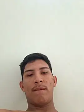 Snapshot of Guti_hazz chatting on November 19, 2025, 12:16 pm Guti hazz online show from November 19, 2025, 12:16 pm