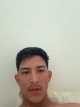 Snapshot of Guti_hazz chatting on December 3, 2025, 1:42 pm Guti hazz online show from December 3, 2025, 1:42 pm