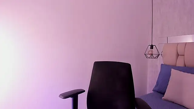 Snapshot of Roxie-Summers11 chatting on January 16, 2025, 11:06 pm Roxie-Summers11 online show from January 16, 2025, 11:06 pm