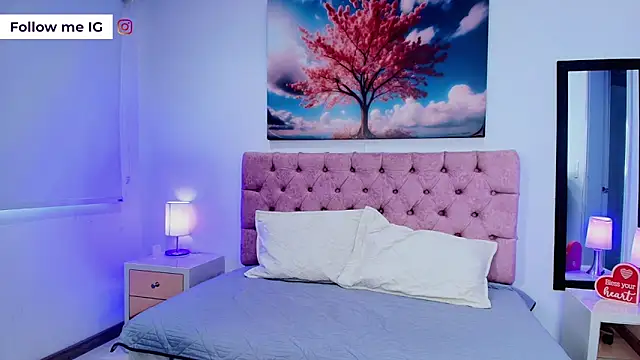 Emma monserrat online show from March 16, 2026, 7:29 pm