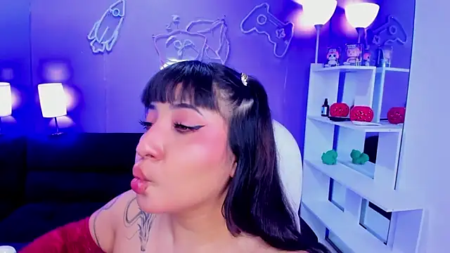 Emma monserrat online show from May 4, 2026, 11:17 am