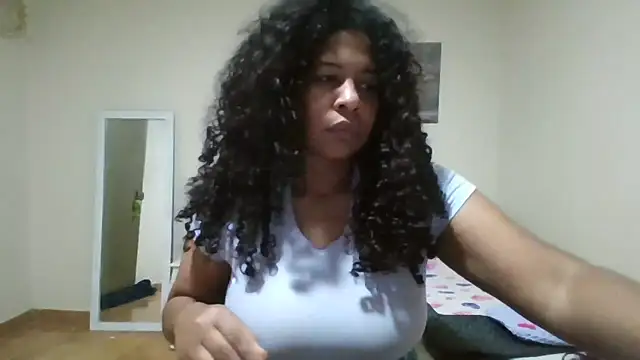 Snapshot of Ivon-09 chatting on May 13, 2026, 11:40 am Ivon-09 online show from May 13, 2026, 11:40 am