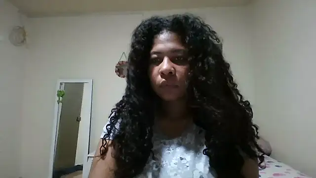 Snapshot of Ivon-09 chatting on May 18, 2026, 12:00 pm Ivon-09 online show from May 18, 2026, 12:00 pm