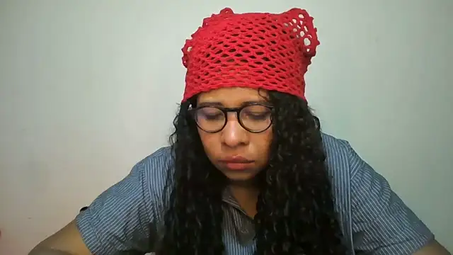 Snapshot of Ivon-09 chatting on June 19, 2026, 12:53 pm Ivon-09 online show from June 19, 2026, 12:53 pm