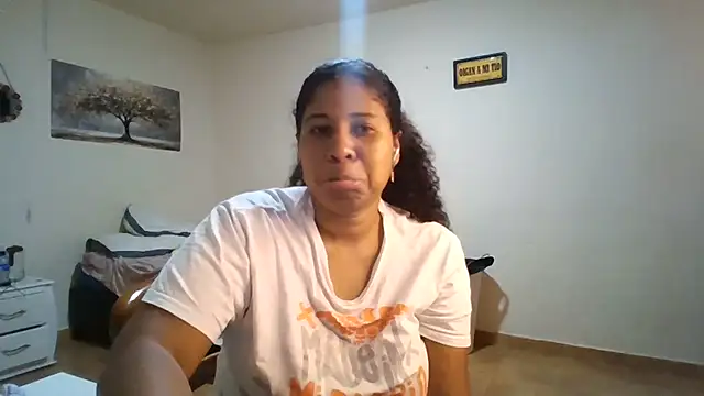 Snapshot of Ivon-09 chatting on June 25, 2026, 3:06 am Ivon-09 online show from June 25, 2026, 3:06 am