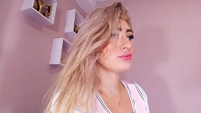 veronica sinner  online show from February 8, 2026, 4:21 pm