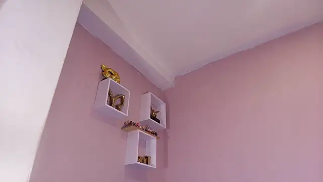 veronica sinner  online show from April 30, 2026, 4:24 pm