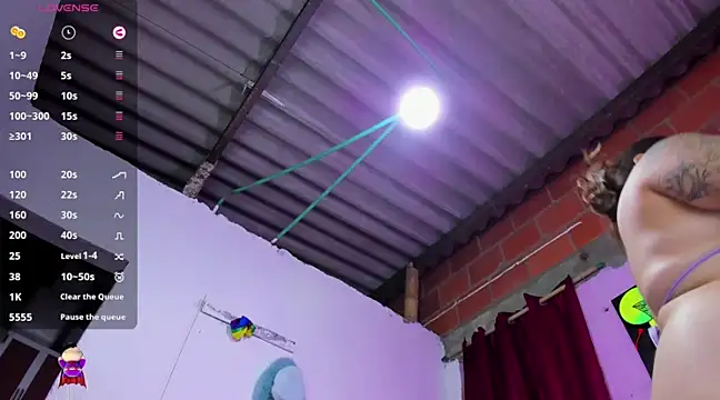 Snapshot of Sharon_hils chatting on December 20, 2024, 8:06 am Sharon hils online show from December 20, 2024, 8:06 am