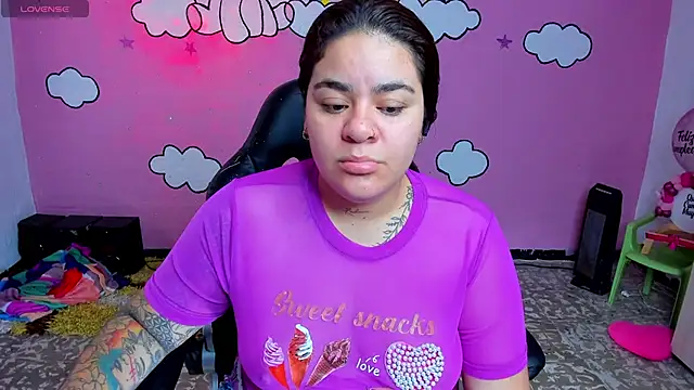 Sharon hils online show from April 17, 2026, 2:42 pm