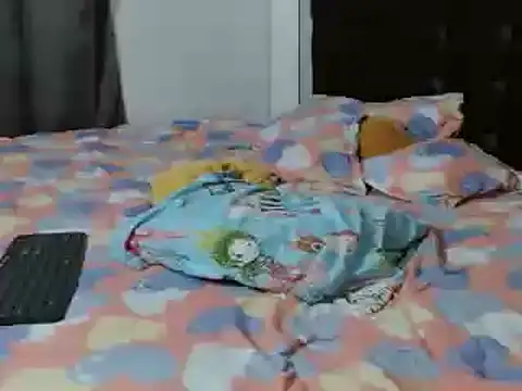 Snapshot of charlotte_slut chatting on December 27, 2024, 2:04 am charlotte slut online show from December 27, 2024, 2:04 am