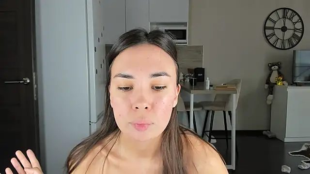 nilliluv online show from April 4, 2026, 12:02 pm