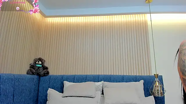 kathecute   online show from April 17, 2026, 1:41 am