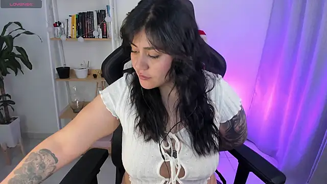 Snapshot of GretaX-X chatting on November 18, 2025, 10:31 am GretaX-X online show from November 18, 2025, 10:31 am