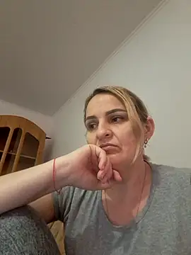 Malichkaanna30 online show from February 14, 2025, 7:38 am