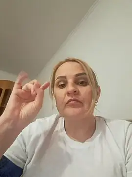 Malichkaanna30 online show from March 7, 2025, 6:43 pm