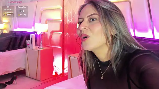 Snapshot of NaomyRivera chatting on March 5, 2025, 3:51 pm NaomyRivera online show from March 5, 2025, 3:51 pm