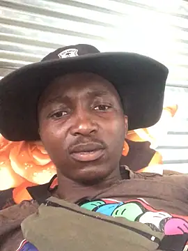 Snapshot of realGsign chatting on February 9, 2025, 11:25 am realGsign online show from February 9, 2025, 11:25 am