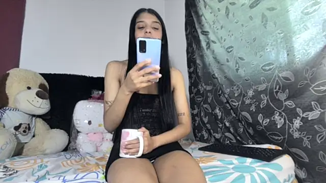 Snapshot of Michi_sexy chatting on October 21, 2025, 1:23 pm Michi sexy online show from October 21, 2025, 1:23 pm