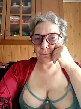 Snapshot of IrinaSweet54 chatting on October 28, 2025, 8:18 am IrinaSweet54 online show from October 28, 2025, 8:18 am