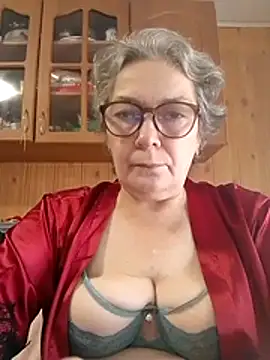 Snapshot of IrinaSweet54 chatting on October 29, 2025, 8:05 am IrinaSweet54 online show from October 29, 2025, 8:05 am