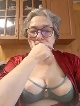 Snapshot of IrinaSweet54 chatting on November 17, 2025, 8:31 am IrinaSweet54 online show from November 17, 2025, 8:31 am