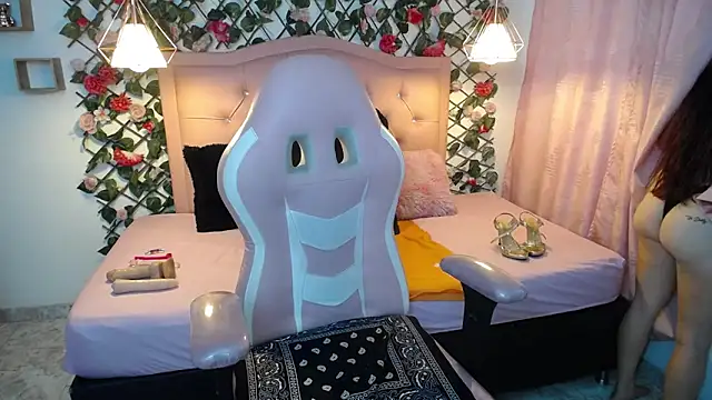 ElizabethSweet  online show from November 4, 2025, 7:24 pm