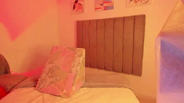 sarah  bigboobs online show from February 9, 2026, 5:55 am