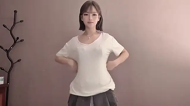 -XunMengLong- online show from November 16, 2025, 5:18 pm