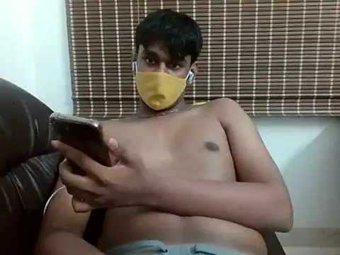 Snapshot of brownguy1234 chatting on December 7, 2024, 6:37 pm brownguy1234 online show from December 7, 2024, 6:37 pm