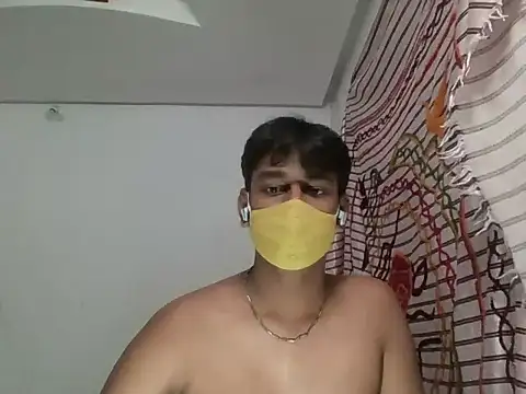 Snapshot of brownguy1234 chatting on December 16, 2024, 5:43 pm brownguy1234 online show from December 16, 2024, 5:43 pm