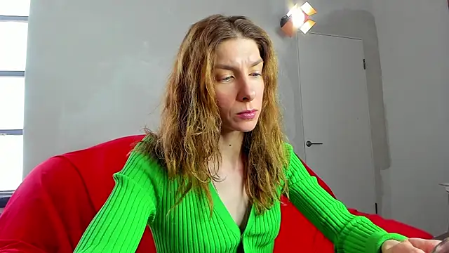 Snapshot of YourSuperModel chatting on February 5, 2025, 10:08 am YourSuperModel online show from February 5, 2025, 10:08 am