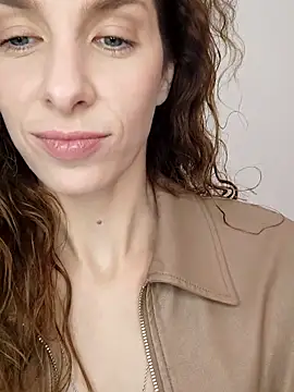 Snapshot of YourSuperModel chatting on September 23, 2025, 10:51 am YourSuperModel online show from September 23, 2025, 10:51 am