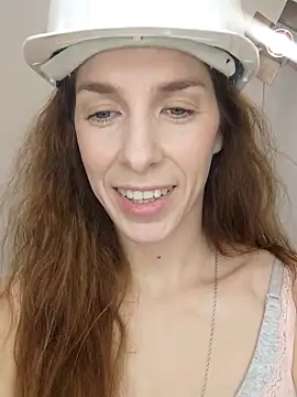 Snapshot of YourSuperModel chatting on October 28, 2025, 1:14 pm YourSuperModel online show from October 28, 2025, 1:14 pm