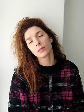 Snapshot of YourSuperModel chatting on November 2, 2025, 6:27 am YourSuperModel online show from November 2, 2025, 6:27 am