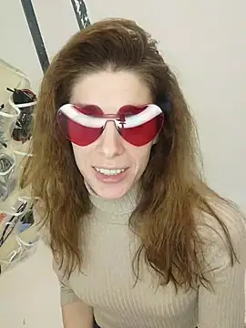 Snapshot of YourSuperModel chatting on November 20, 2025, 3:34 pm YourSuperModel online show from November 20, 2025, 3:34 pm