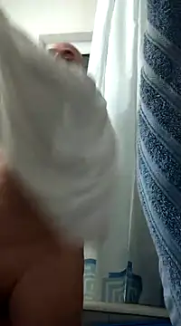 Snapshot of intx800 chatting on December 9, 2024, 3:29 am intx800 online show from December 9, 2024, 3:29 am