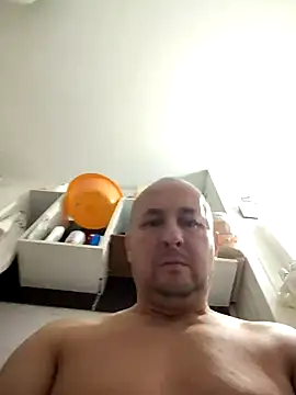 Snapshot of intx800 chatting on December 15, 2024, 8:19 am intx800 online show from December 15, 2024, 8:19 am