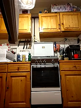 Snapshot of intx800 chatting on December 18, 2024, 3:15 am intx800 online show from December 18, 2024, 3:15 am