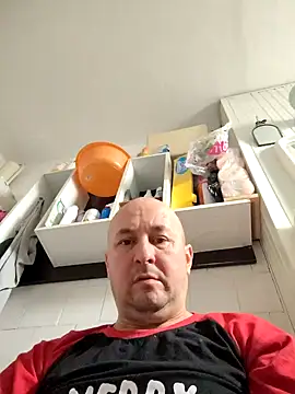 Snapshot of intx800 chatting on January 1, 2025, 8:35 am intx800 online show from January 1, 2025, 8:35 am