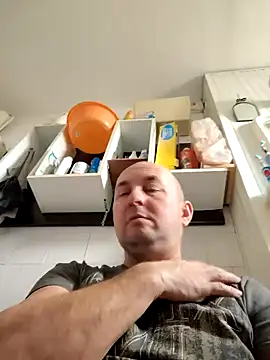 Snapshot of intx800 chatting on January 25, 2025, 11:44 am intx800 online show from January 25, 2025, 11:44 am