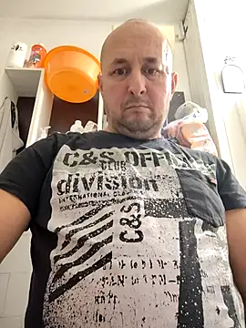 Snapshot of intx800 chatting on October 7, 2025, 12:35 pm intx800 online show from October 7, 2025, 12:35 pm