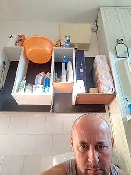 Snapshot of intx800 chatting on November 15, 2025, 7:38 am intx800 online show from November 15, 2025, 7:38 am