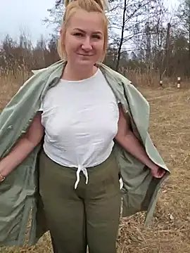 Snapshot of -Schweppes- chatting on March 13, 2025, 9:32 am -Schweppes- online show from March 13, 2025, 9:32 am